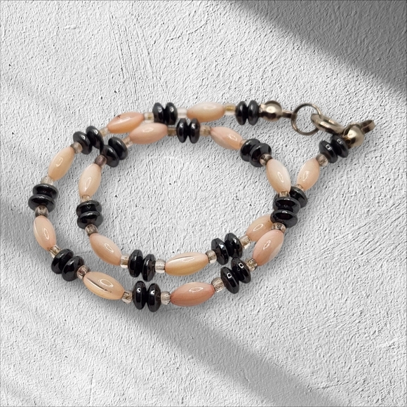 PEARL AND METALLIC GLASS BEAD BRACELET FOR PLUS SIZE WRISTS - Picture 2 of 4